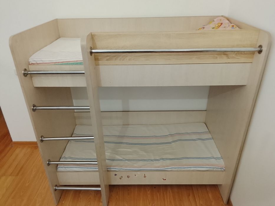Продам двухъярусную кровать