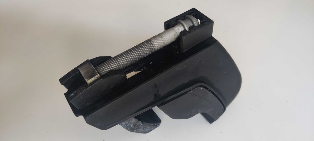 Тhule 853 20269 Комплект захвати / основи за надлъжни релси