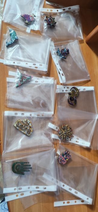 Продам Броши по 1000