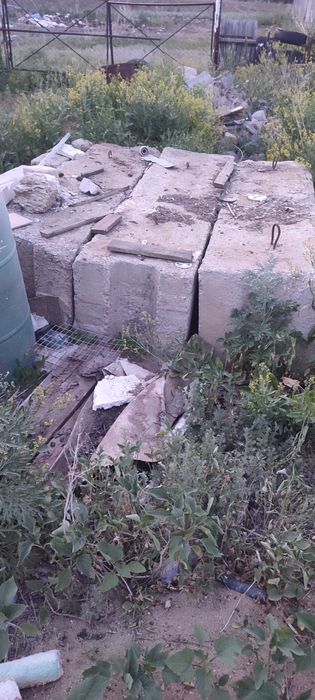 бетонные блоки ,камни для фундамента