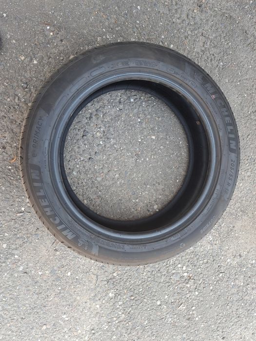 Vând 4 anvelope Michelin 205 55 19