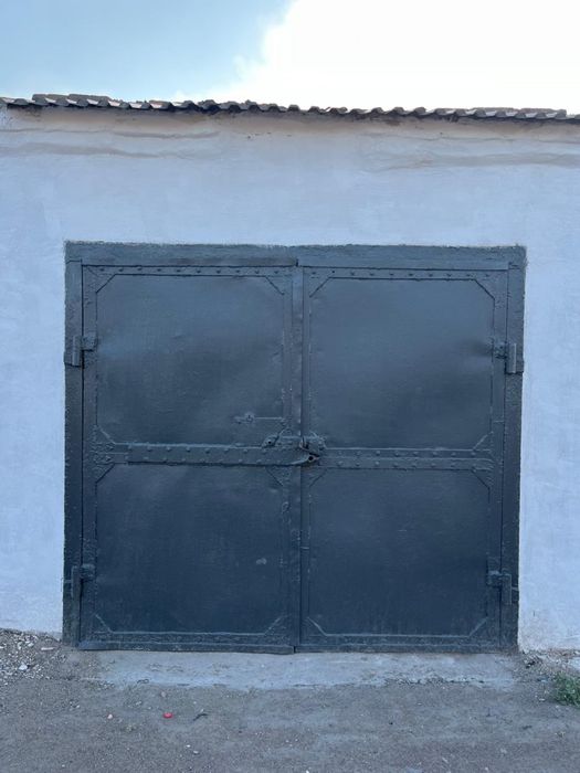 Продается гараж в городе