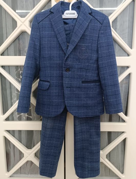 Продам школьный костюм