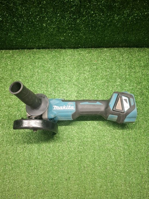 Безчетков шлайф на Makita DGA511 с регулаж на оборотите