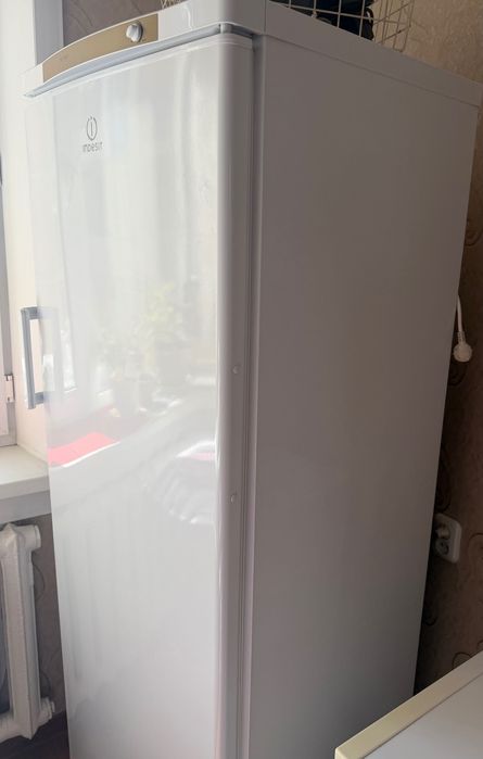 Продаем морозильную камеру
