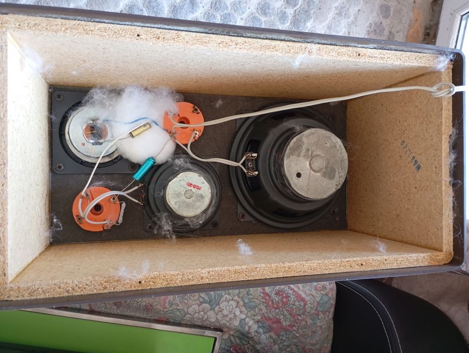 Vând boxe Isophon,rezervate