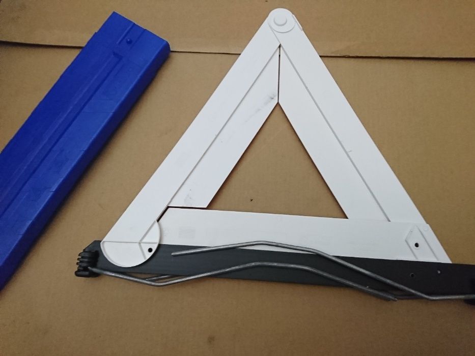 triunghi reflectorizant volvo original Gebra made in germany