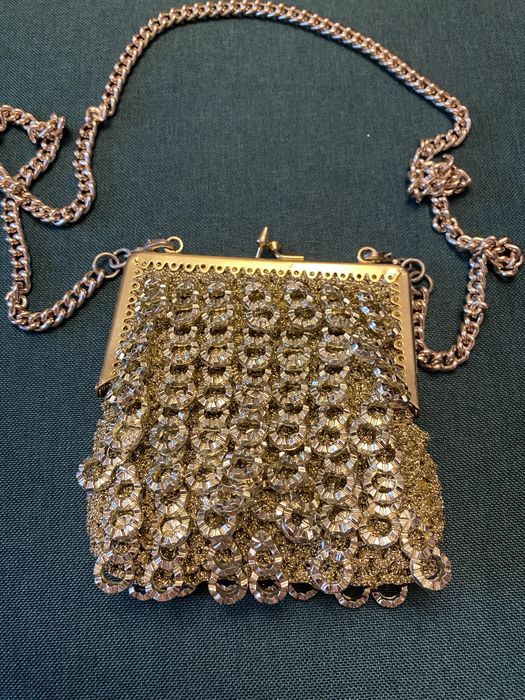 Gentuta eleganta, metalica