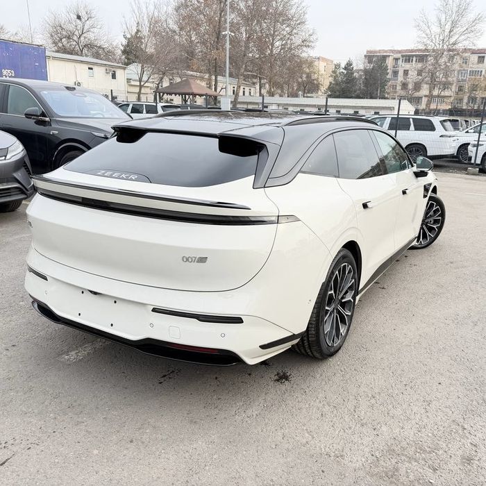 Zeekr 007 GT 2025 йил