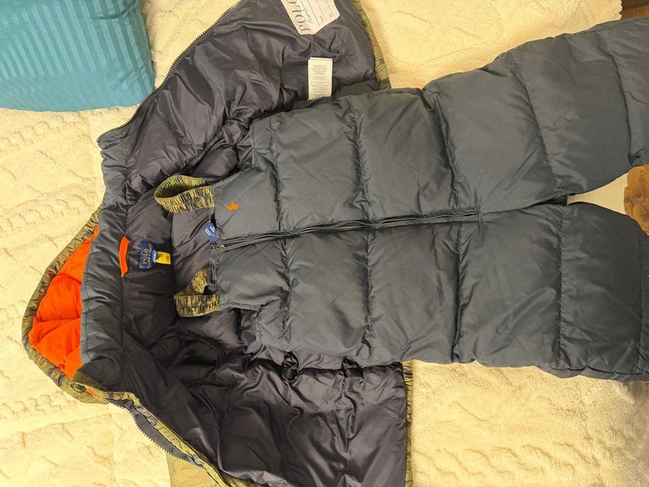 Costum iarnă Ralph Lauren – geacă și salopetă, 4–5 ani 300 lei