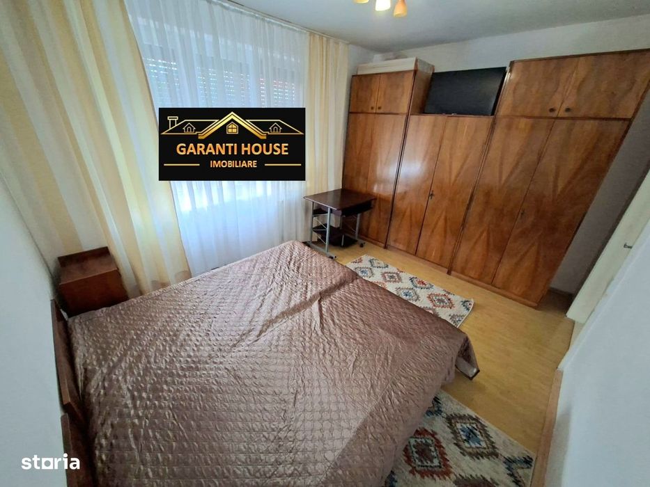George Cosbuc, apartament cu 3 camere, semidecomandat, 320€/Luna