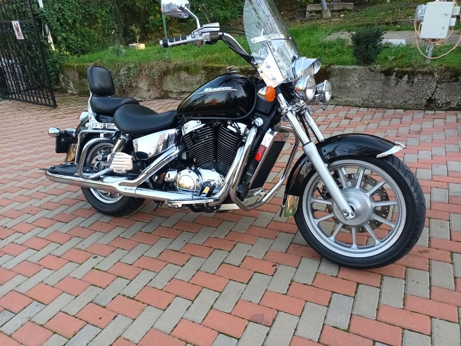 DE VĂNZARE HONDA Shadow C3 1100 tourer.