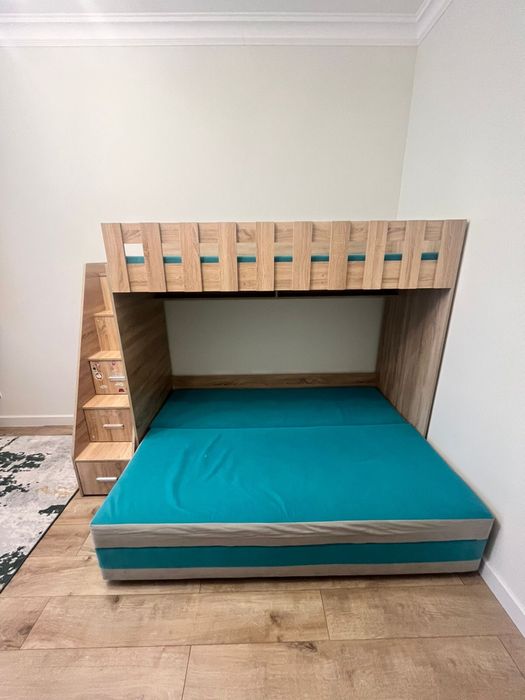 Продам 2х ярусную кровать