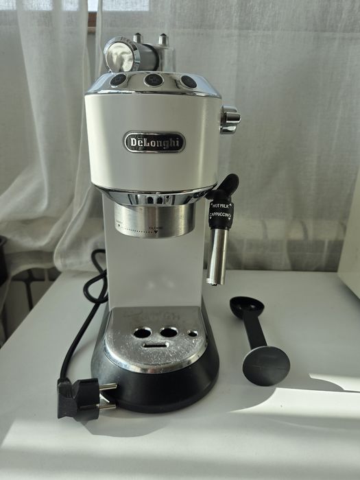 Кафемашина Delonghi Dedica