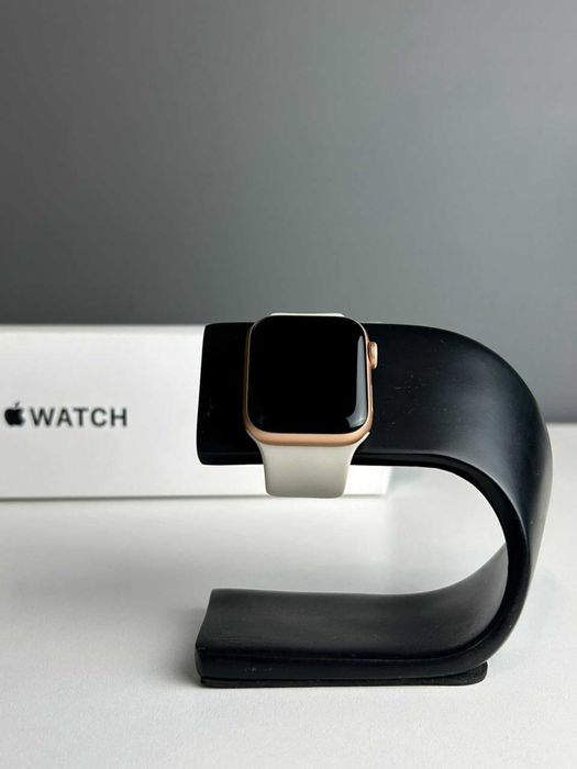Apple Watch SE series 40mm (1е поколение), Чёрный 12543а6704