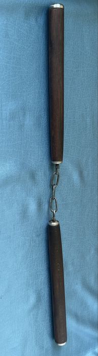 Старо дървено нунчаку