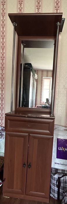 Срочно!!!Продается прихожий шкаф