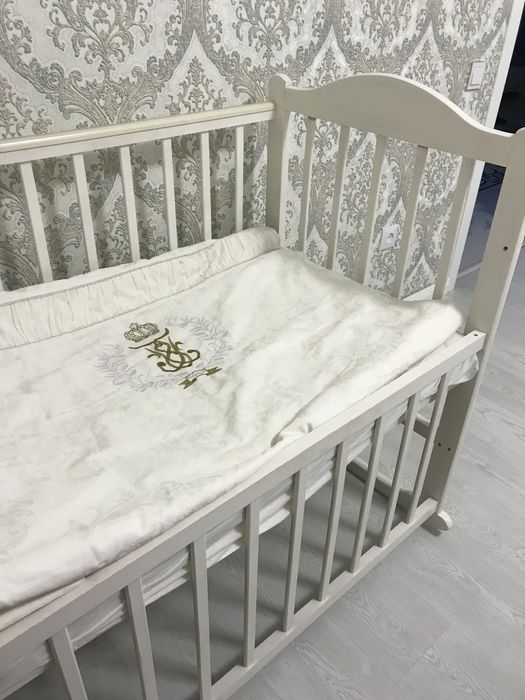 Продам детскую кроватку