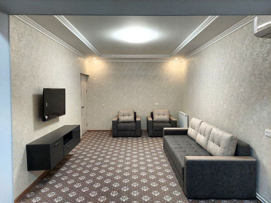 Тинчлик метро яқинида 2 хонали квартира