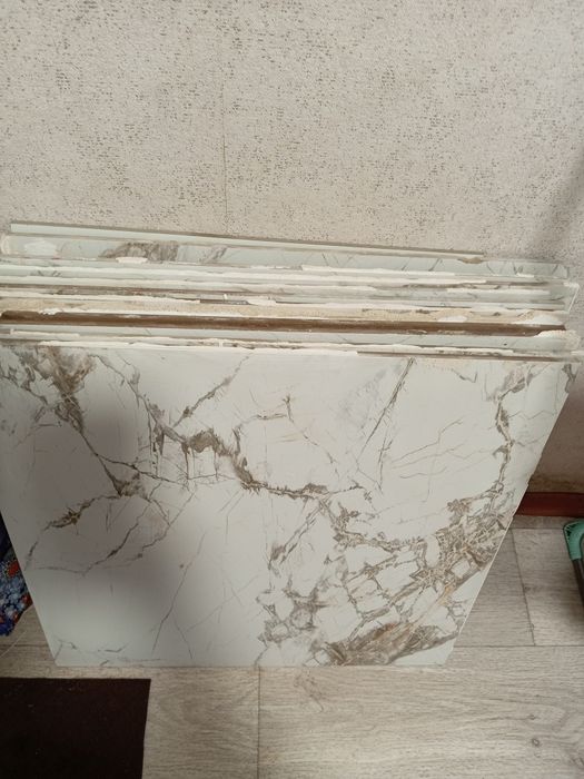 Продам кафель в хорошем состоянии