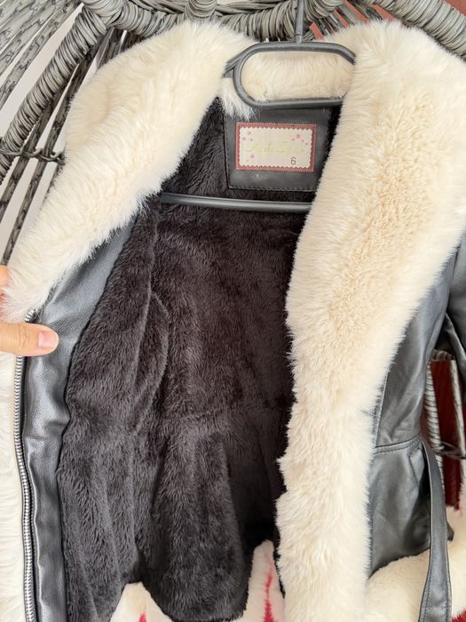 Cojoc fetiță piele ecologică cu blăniță albă Kids Star, Mărimea 6 ani