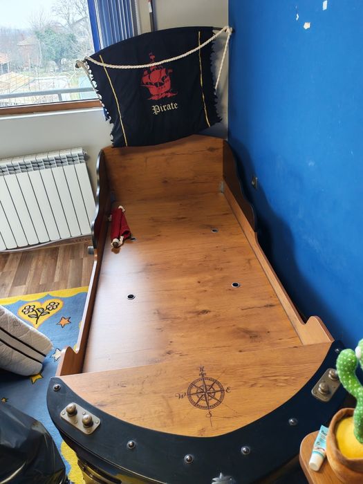 Детско легло пиратски кораб