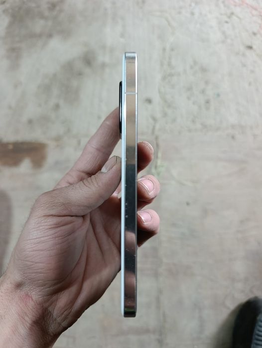 Xiaomi 13.   12/256gb White