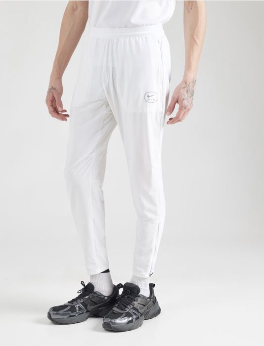 Pantaloni sport Nike albi nepurtati masura M