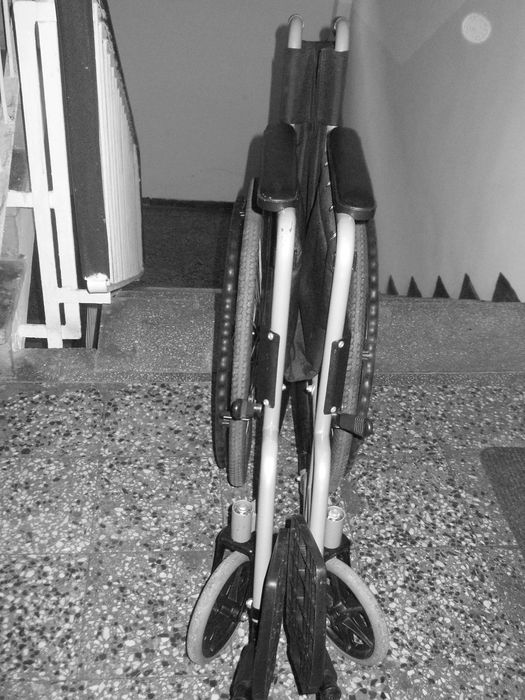 Scaun cu rotile pliabil carucior pt persoane cu handicap locomotor,carut dizabilitati,fotoliu rulant pentru tineri si batrani seniori bunici în vârstă
