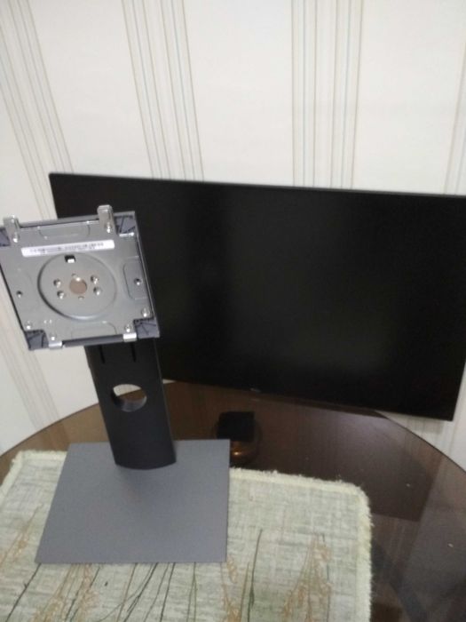 монитор Dell u24 19 hi в , на запчасти!