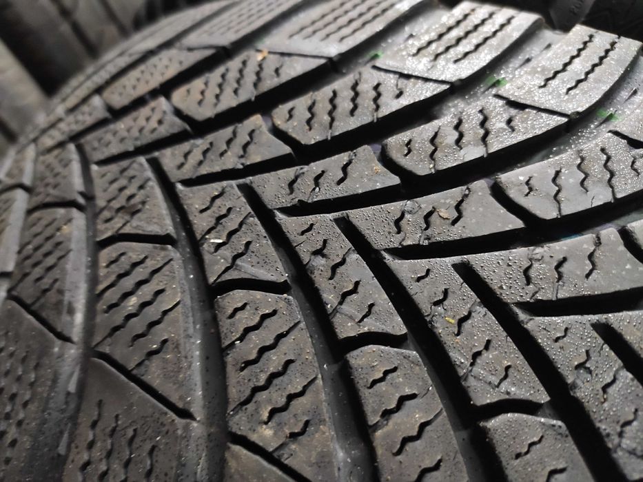 2бр Зимни гуми 205 60 16 - Semperit - DOT 23,24