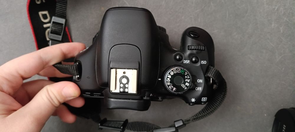 Продам профессиональный фотоаппарат