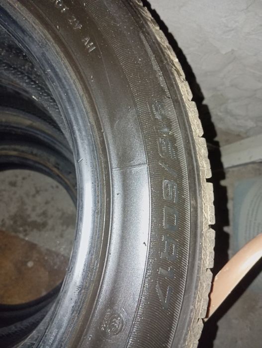 Продам шины,всесезонка,215/60/R17.