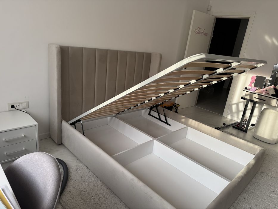 Тапицирана спалня