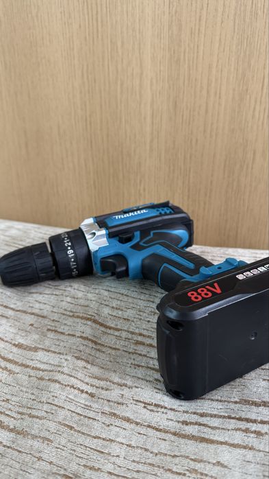 Шуроповерт Макита