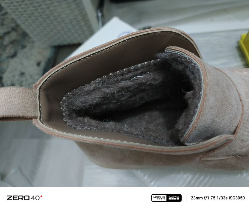 Новый обувь 41 маломерит на один размер