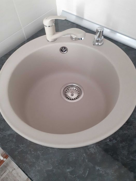 Mobila bucătărie 2.9m si masa bucătărie