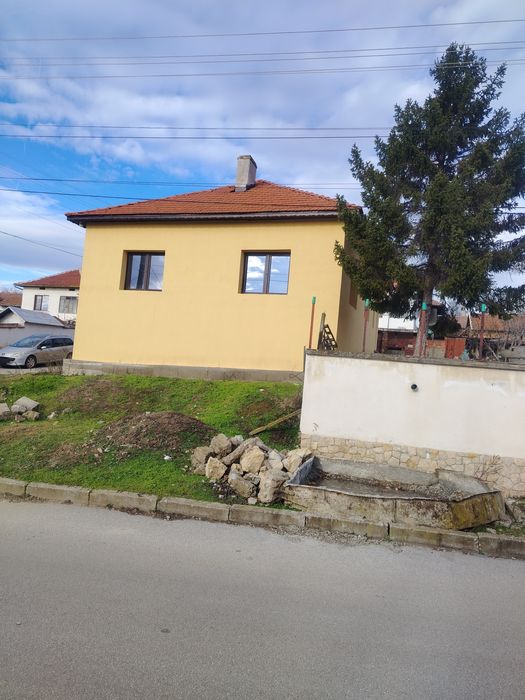 Къща Долна Митрополия