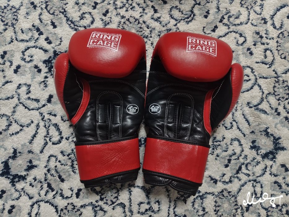 Боксерские перчатки Velo
