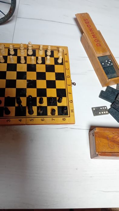 Ретро  домино и шах