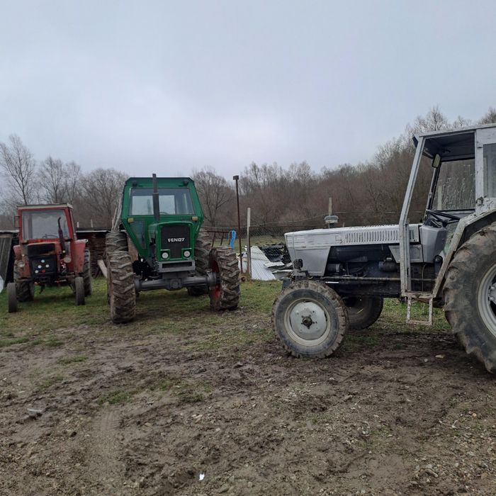 Vând tractoare !