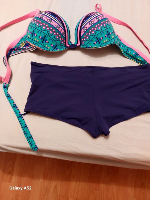 Продавам дамски гащеризони ,панталони и бански