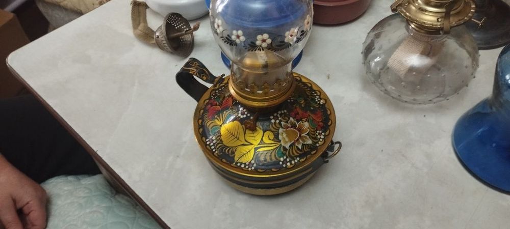 Керосиновые лампы и керогазки