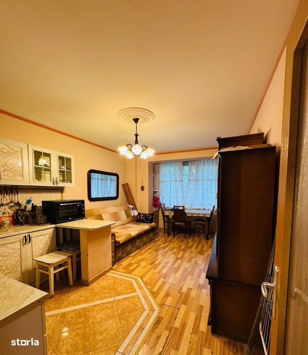 Apartament cu 3 camere pe str. Aluminei langa Liceul Ortodox