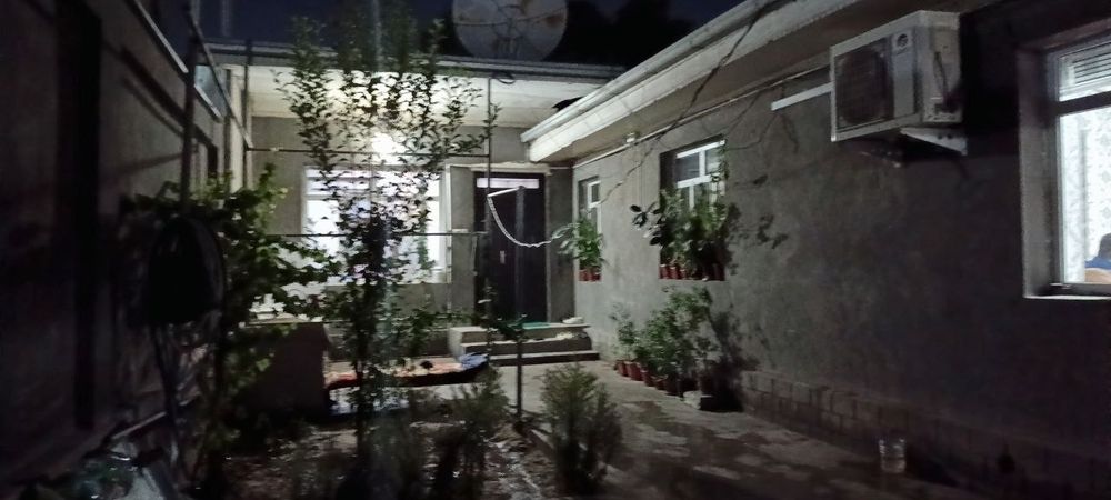 Келесда уй сотилади 2 сотик 5 хона нархи 75000$ келишамиз