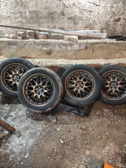 Диски с резиной.