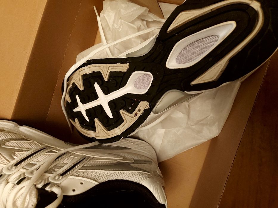 маратонки Adidas 47