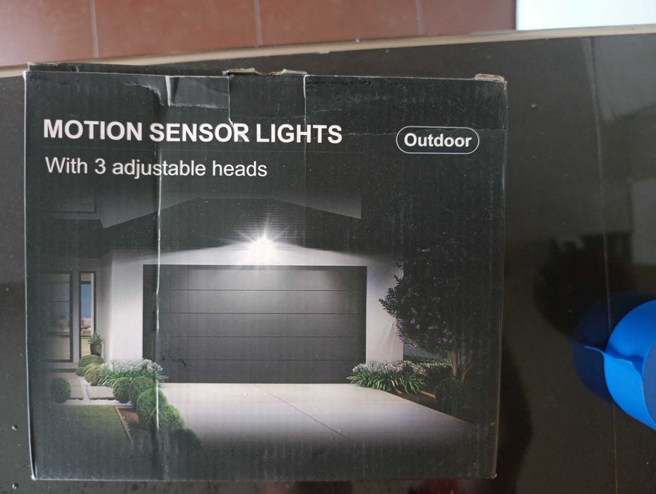 Мощен LED прожектор MEIHUA 100W, 9600LM, 3 глави, сензор и дистанционно