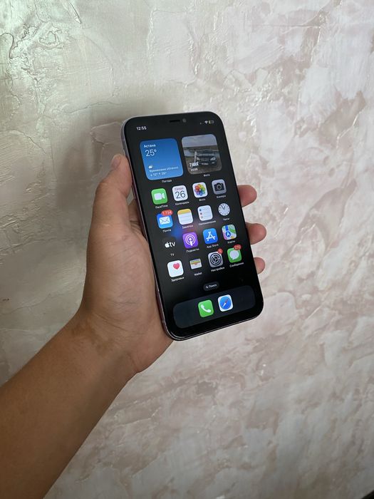 Продам IPhone 11 с коробкой