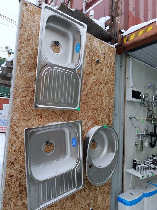 Стильная мойка со смесителем